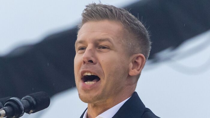 Újságírói kérdést posztolt véletlenül Magyar Péter