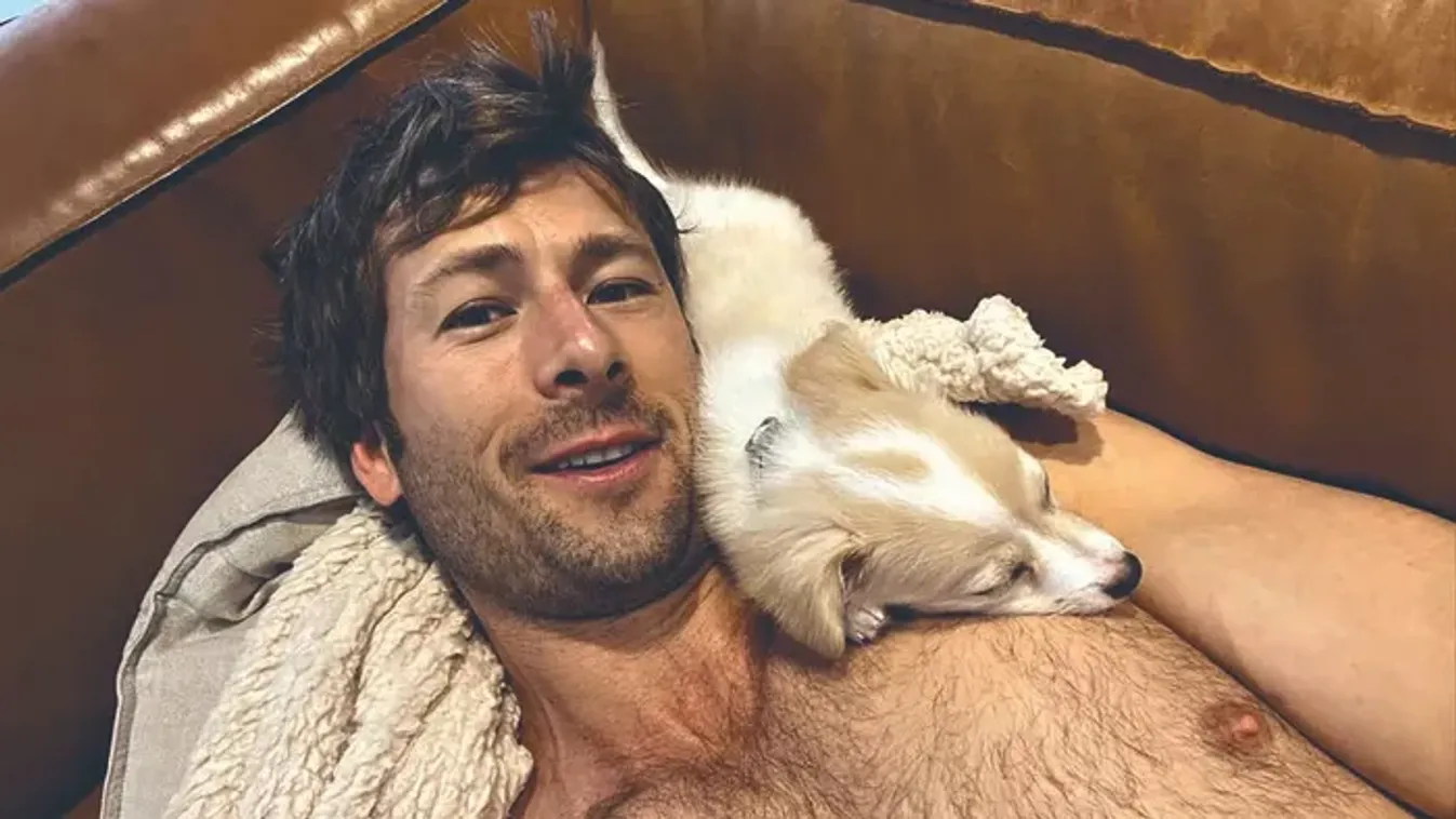 Glen Powell kutyája nagyobb sztár, mint ő!