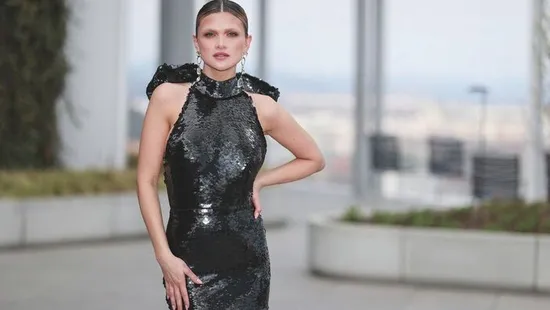 500 kilós tehén támadt a Next Top Model Hungary sztárjára