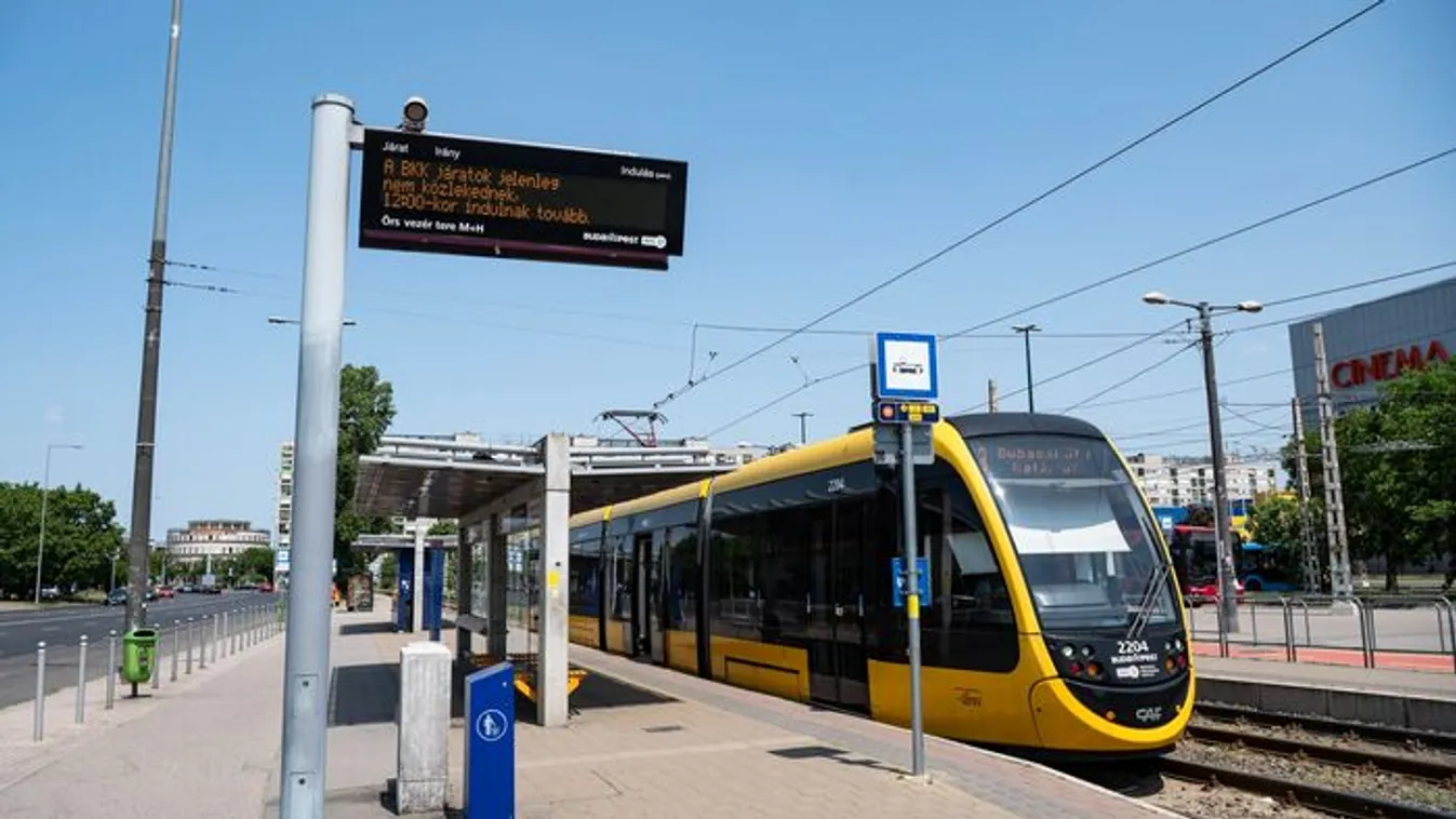 Se előre, se hátra: Leállt a villamos Budapesten