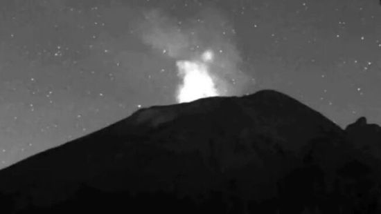 „Földönkívüliek járnak a Popocatépetl felett?!” – Rejtélyes UFO-t vettek videóra a forró kráter fölött!