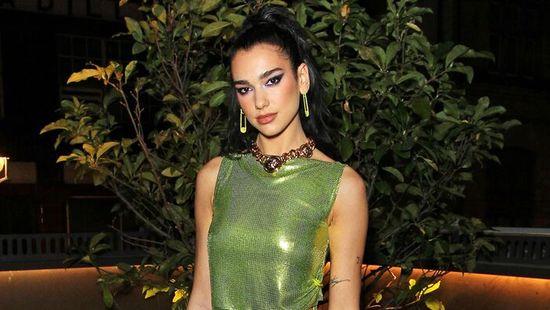 Minden tekintetet magára vonzott, falatnyi ruhában mutatta meg formás alakját a gyönyörű világsztár