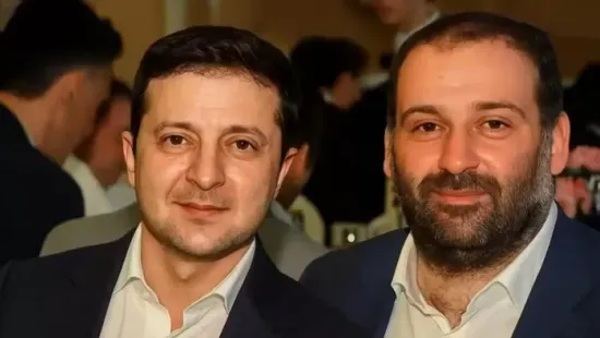 Luxustaxival Lengyelországba menekült Zelenszkij korrupt üzlettársa