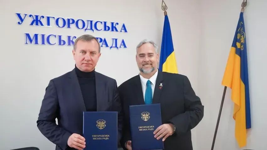 Óbuda botránypolgármestere Magyar Péter ukrán fejlesztőinél