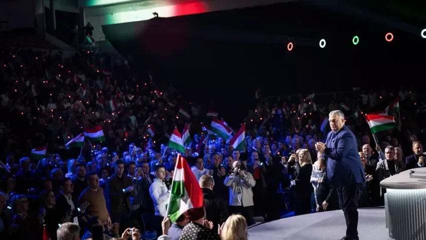 Két út van: a magyar és a brüsszeli