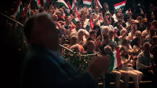 Háborúellenes gyűlés: teltház!