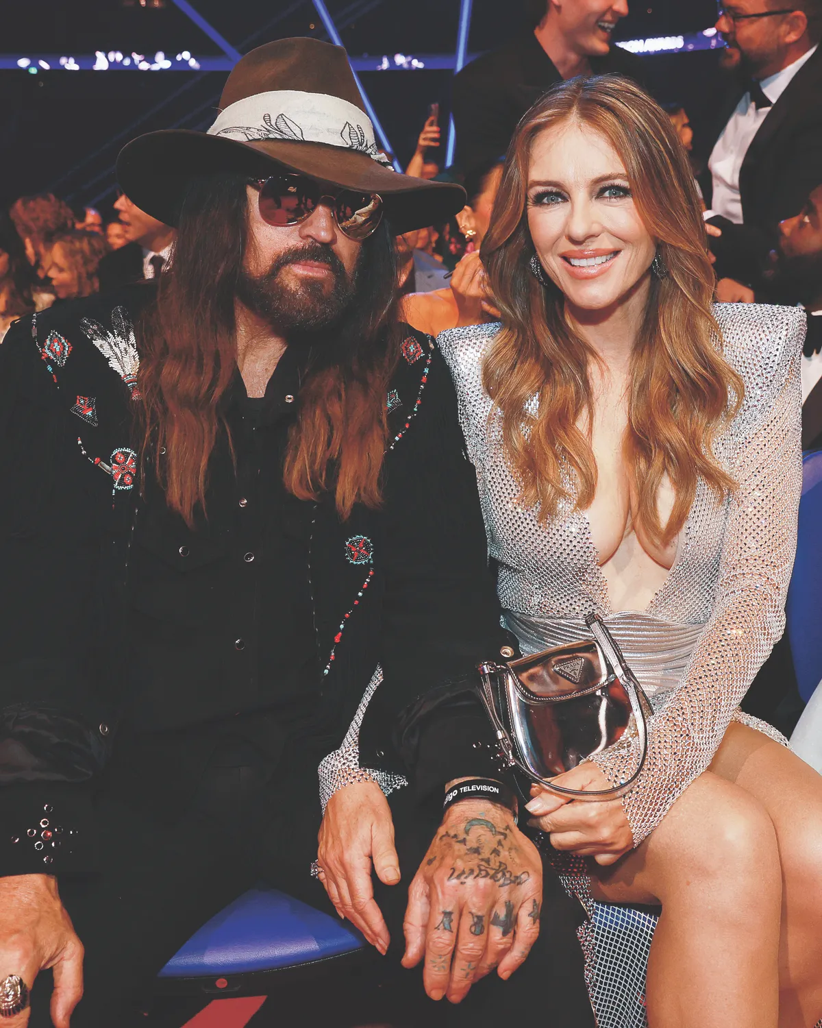 ELIZABETH HURLEY: „ BILLY RAYT AZ ÉG KÜLDTE NEKEM!”