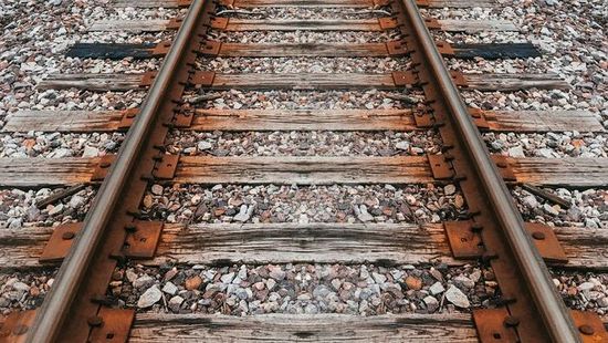 Tragédia: halálra gázolt egy embert a vonat Budapesten