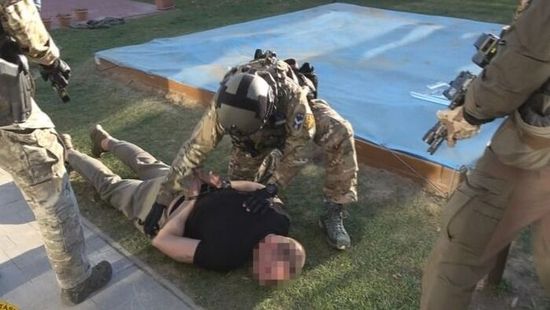 Őrizetbe vették az óvodába késsel rontó férfit