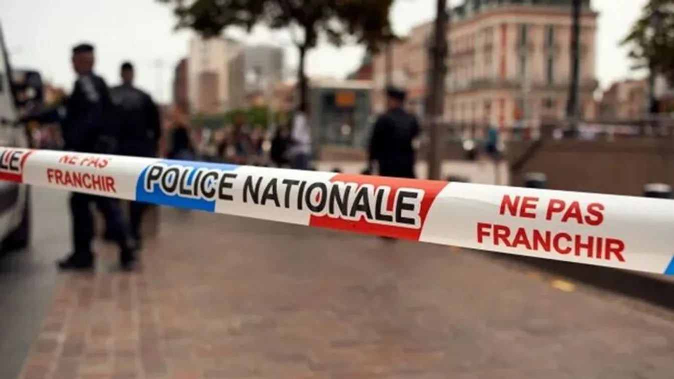 "Allahu Akbar" felkiáltással hajtott a tömegbe egy autós