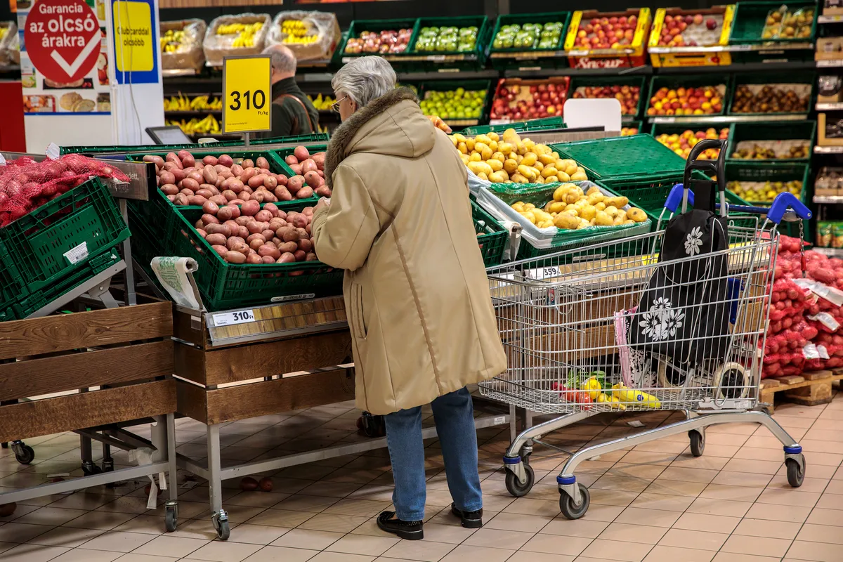 A boltok nyitvatartása év utolsó napján.