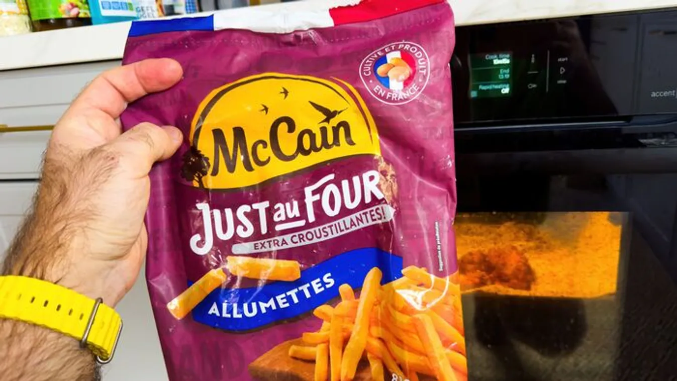 A legtöbben gengszter módra nyitják ki a zacskót, erre válasz a holdvágás