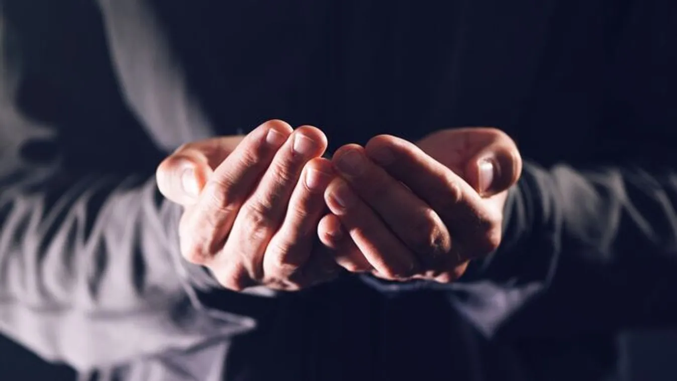 Beteg gyerekek fotóival apellálnak a csalók