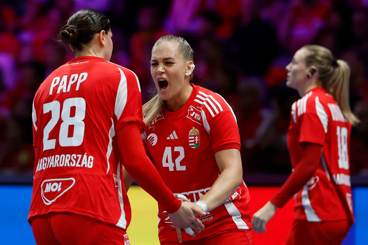 A magyar lányok a házigazda ellen lépnek pályára az elődöntőbe jutásért a kézilabda-vb-n