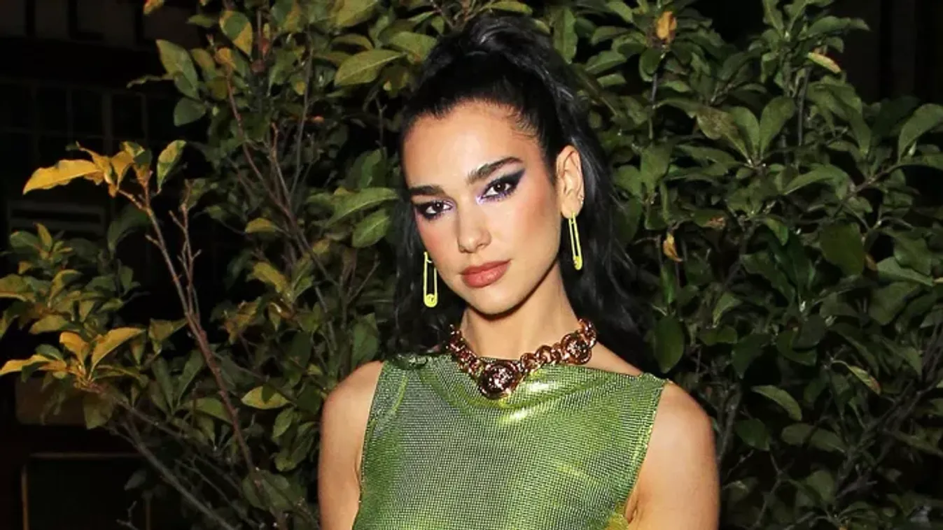 Nem szégyenlős Dua Lipa, melltartó nélkül pózol az énekesnő
