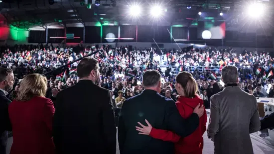 "Erőssé kell tennünk Magyarországot, hogy képesek legyünk nem csak nemet mondani, de ki is maradni" – Orbán Viktor a kecskeméti Háborúellenes Gyűlésen