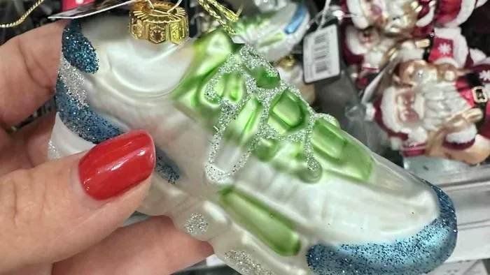 Ezek a legextrémebb karácsonyfadíszek!