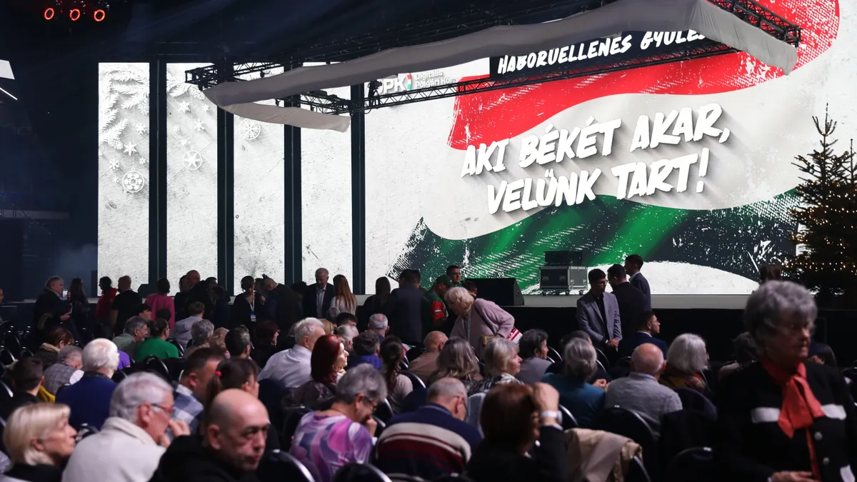 Háborúellenes Gyűlés Szegeden – Orbán Viktor  
 12.20 Szeged 