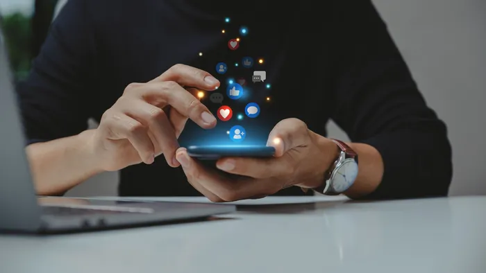 Online szerelmi csalók lopták el az énekesnő képeit