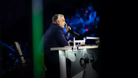 Orbán Viktor teltház előtt lép színpadra Mohácson