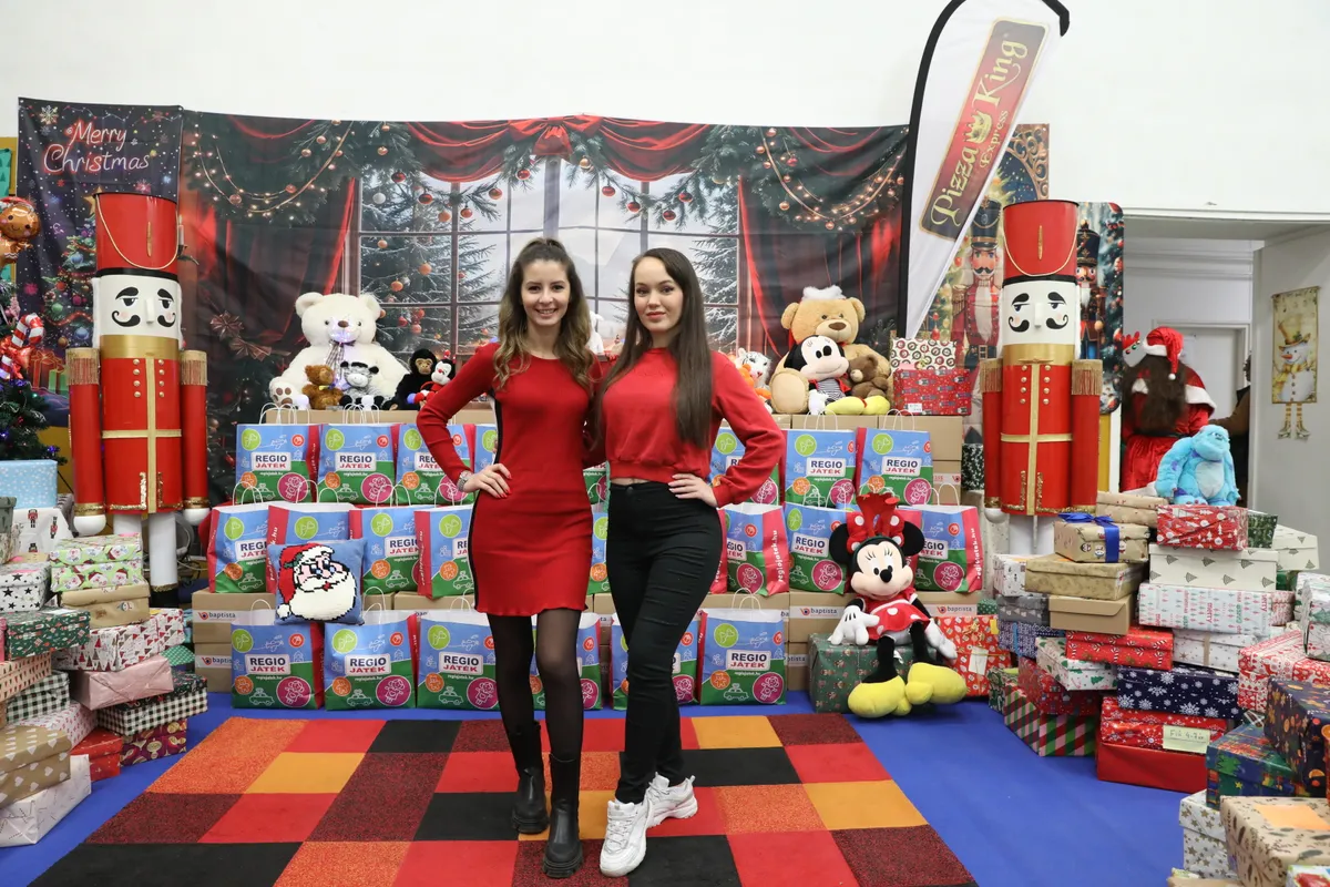 2025.12.23.400 gyerek kap cipősdobozt Baptistáktól
