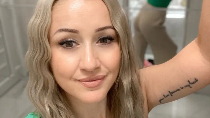 Megszületett a magyar énekesnő kisfia – tündéri fotó