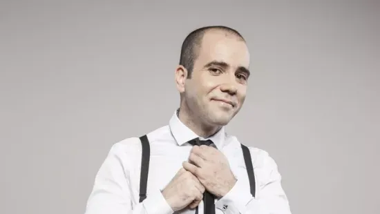 „Egy picit mindig meghalok” – Az ismert humorista vallomása mindenkit meglephet