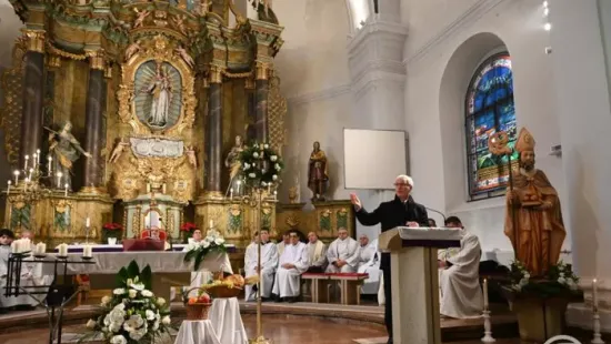 A Kárpát-medencei magyarság erősíti a kapcsolatokat a szomszédos népekkel