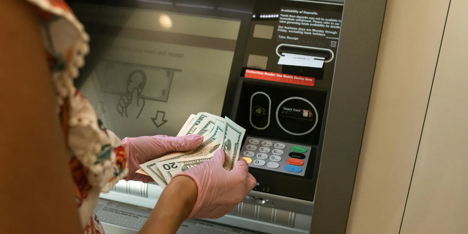 Elég egy pillanat: így nyúlják le a PIN-kódodat