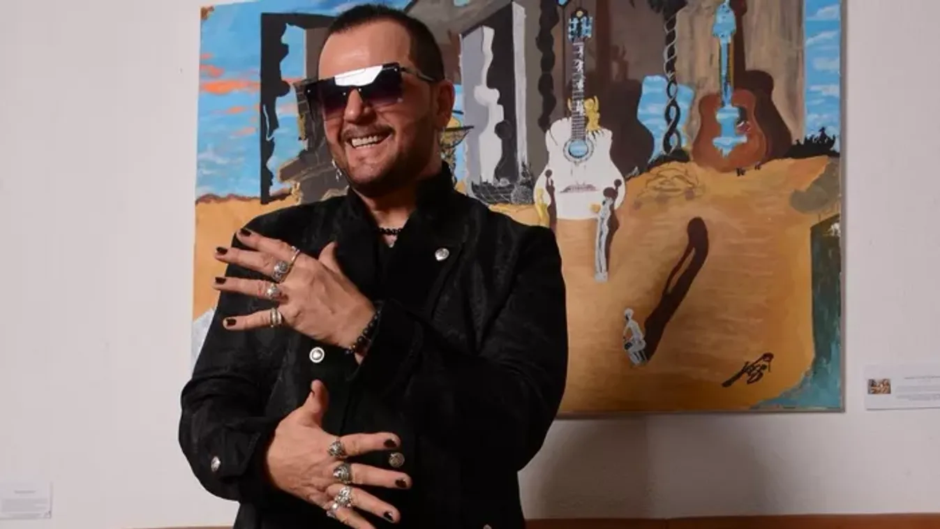 Kozso rögtönzött koncertet adott a sötét éjszakában