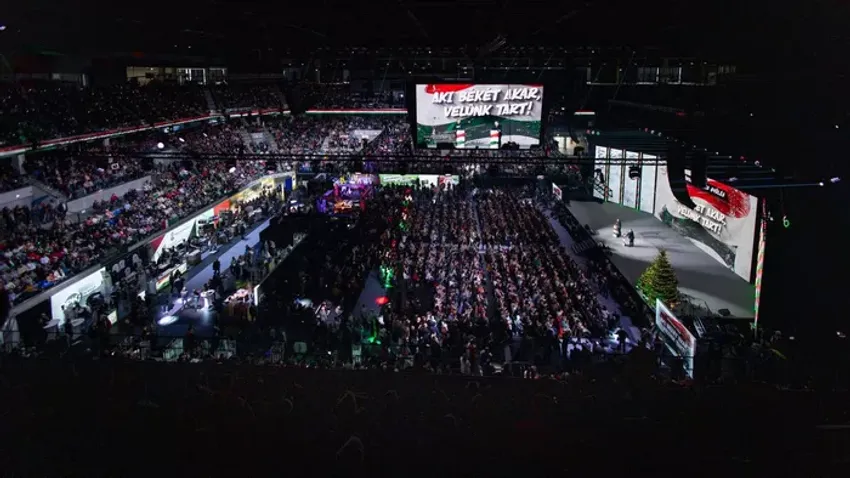 Steiner Attila a Háborúellenes Gyűlésen: éles a helyzet