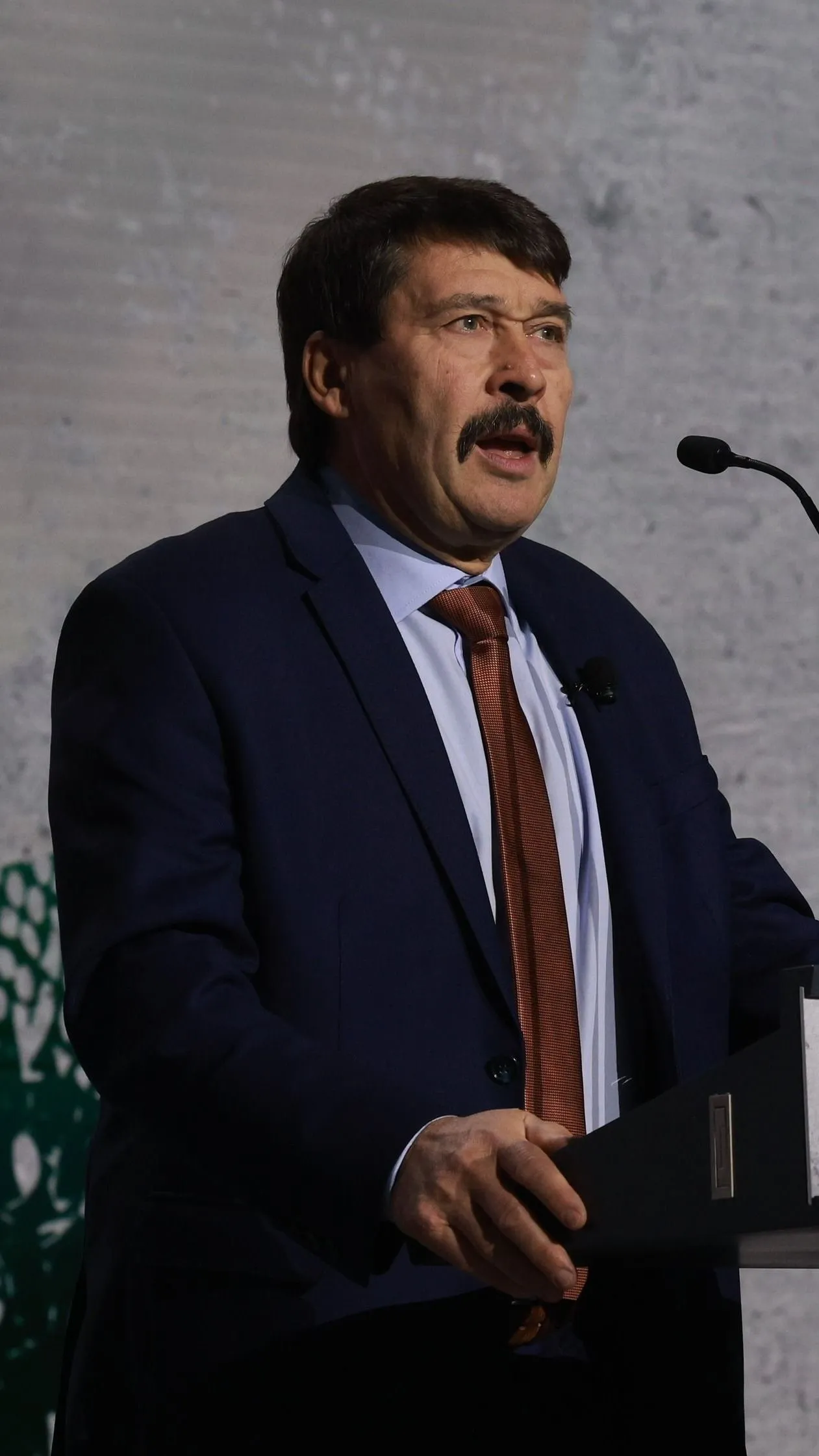 Áder János: A haza minden előtt!