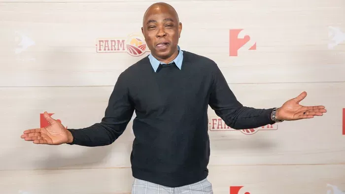 Pákót hazaküldték Nigériába - támadások érik az énekest