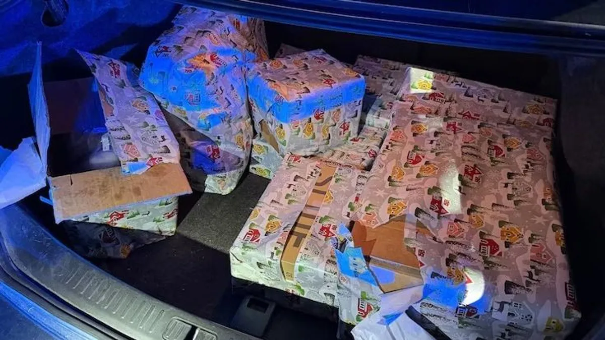 Karácsonyi ajándéknak álcázták a drogot, lecsapott a rendőrség Kép