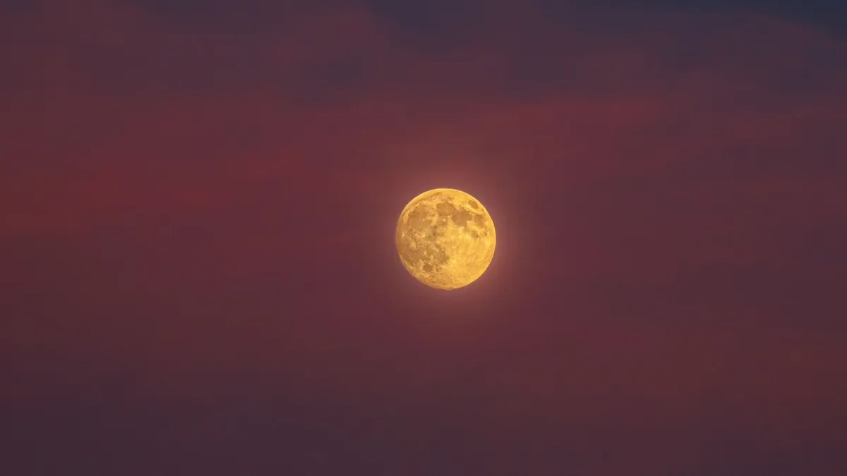 Ezt hozza neked a telihold