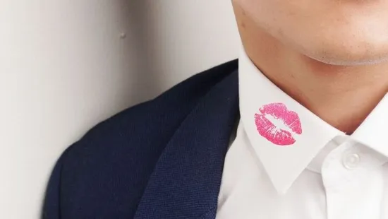 7 váratlan jel, hogy hűtlen a párod az ünnepek alatt