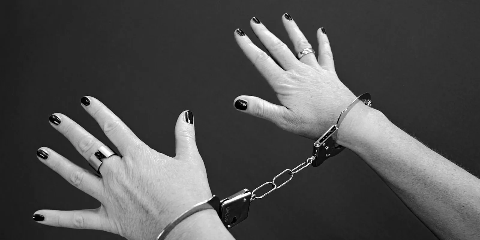 Nincsenek szavak: holtan találták a drogos anya gyerekét