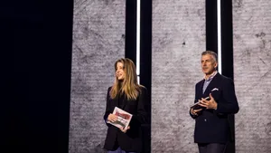 Így készül Szabó Zsófi a Háborúellenes Gyűlésre