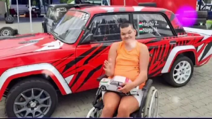 A rali rajongó Bence idén is autókkal ünnepelte a Mikulást!