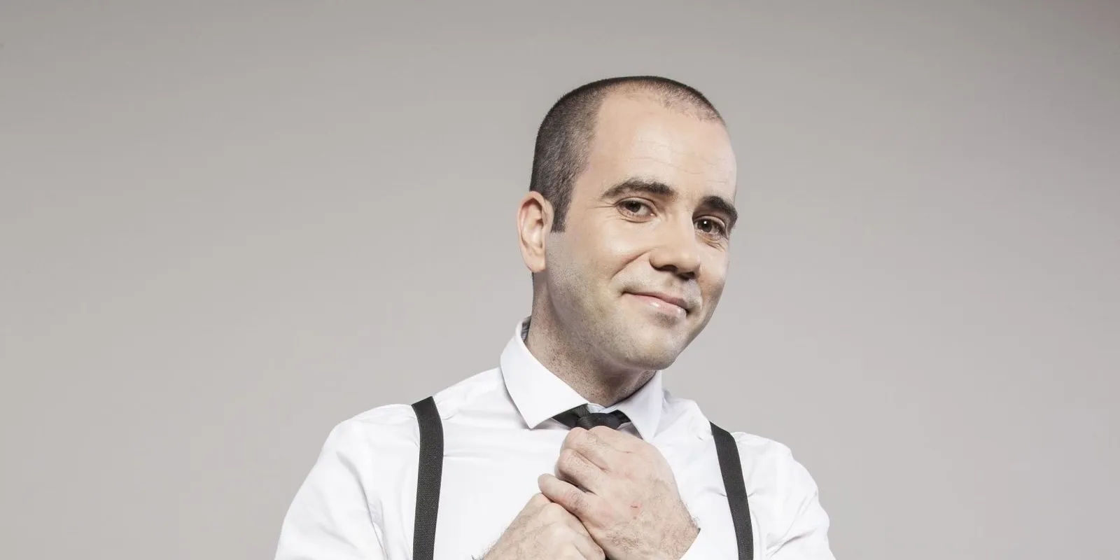 „Egy picit mindig meghalok” – Az ismert humorista vallomása mindenkit meglephet