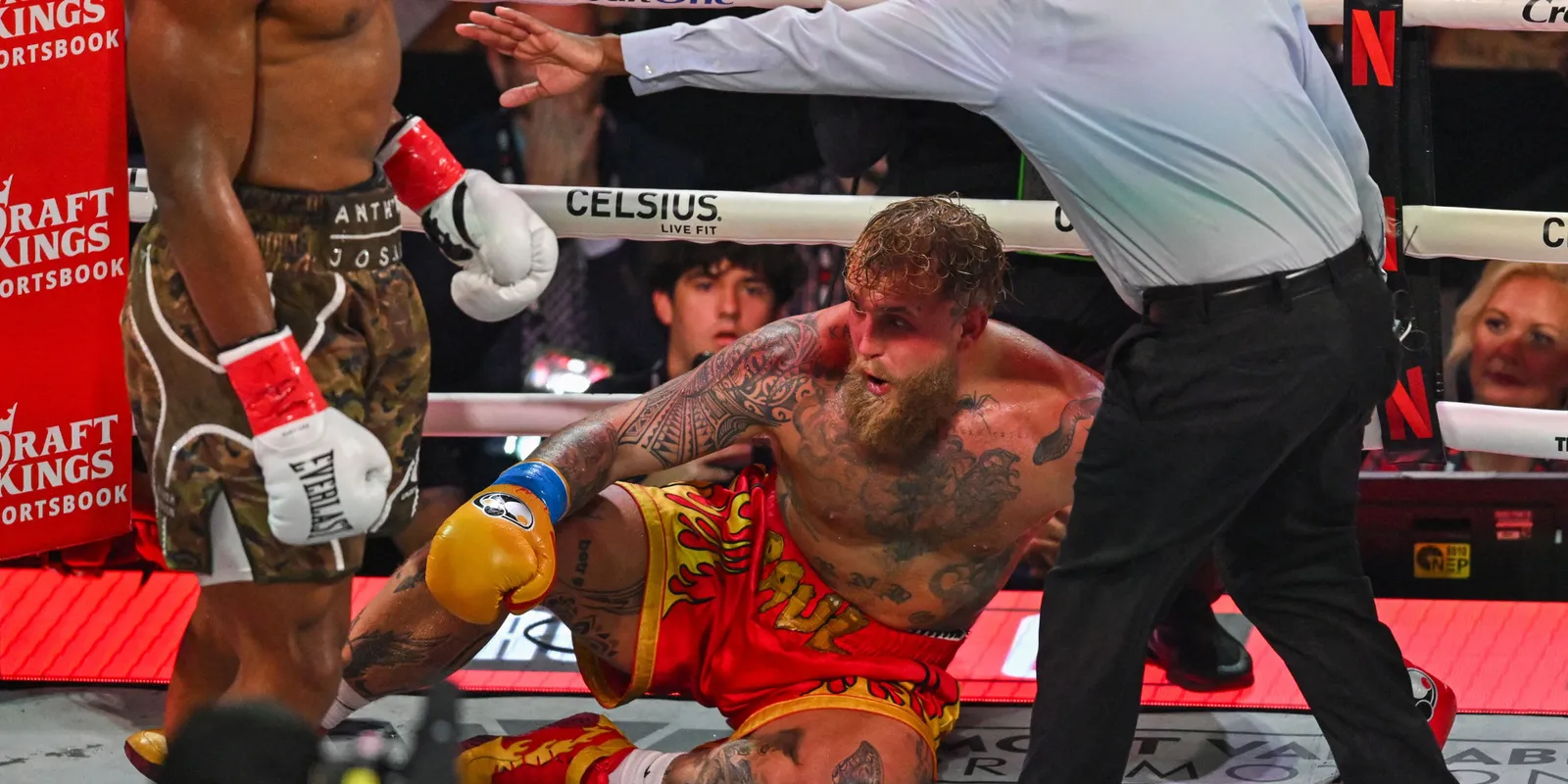 Péppé verték Jake Pault, összetörve jelentkezett a kórházból