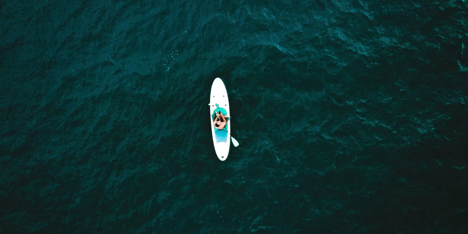 Megoldódik a rejtély? Maradványokat találtak a parton