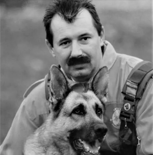 Lehoczki László fiatalon, Mancs kutyával