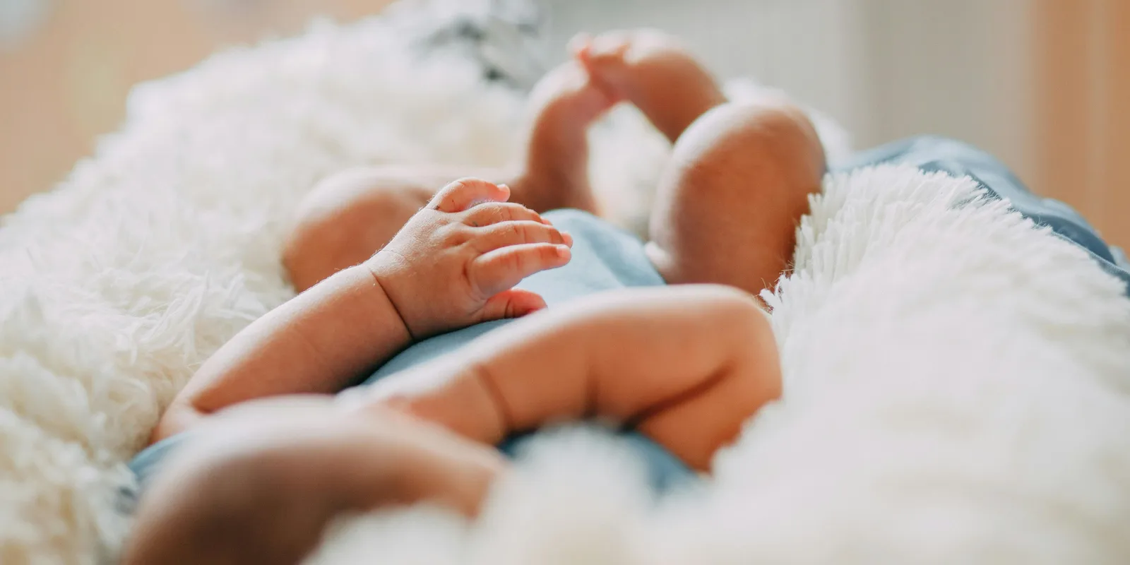  Meghalt egy kisbaba, megdöbbentő felvételek kerültek elő