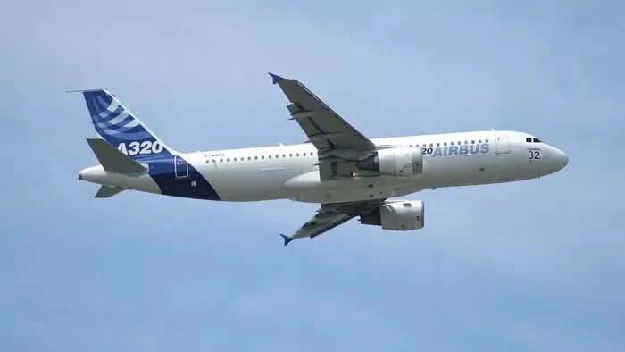 Több ezer repülő maradt a földön egy súlyos hiba miatt