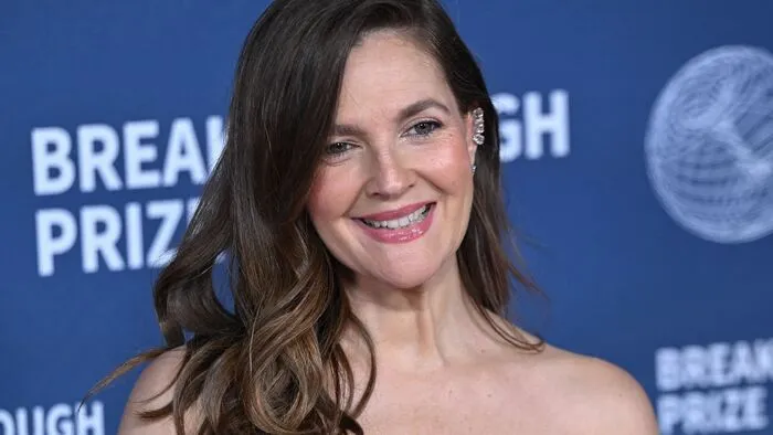 Smink nélkül mutatta meg magát Drew Barrymore