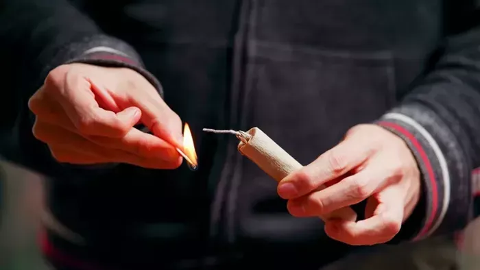 Fiatal gyerek kezét roncsolta a petárda