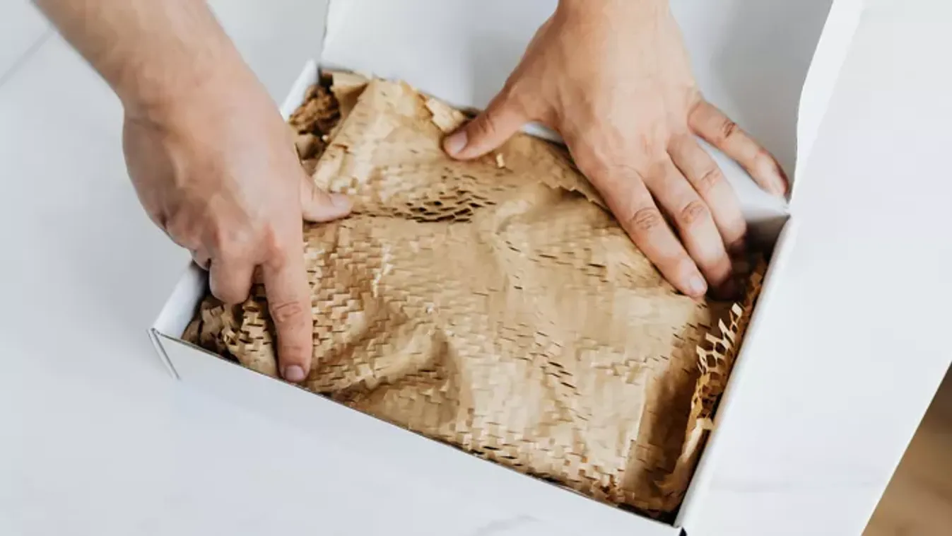 Nem rendelt csomagokkal húzzák le a gyanútlan címzetteket