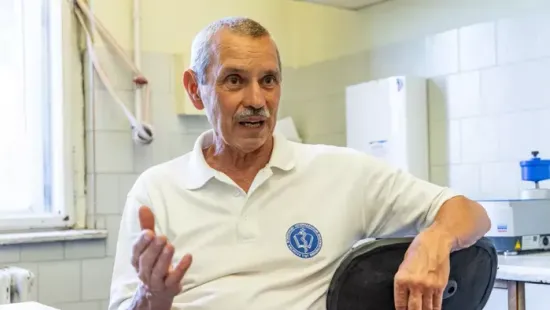 Lepra ütötte fel a fejét a szomszédban; fegyvert kapnak a diákok