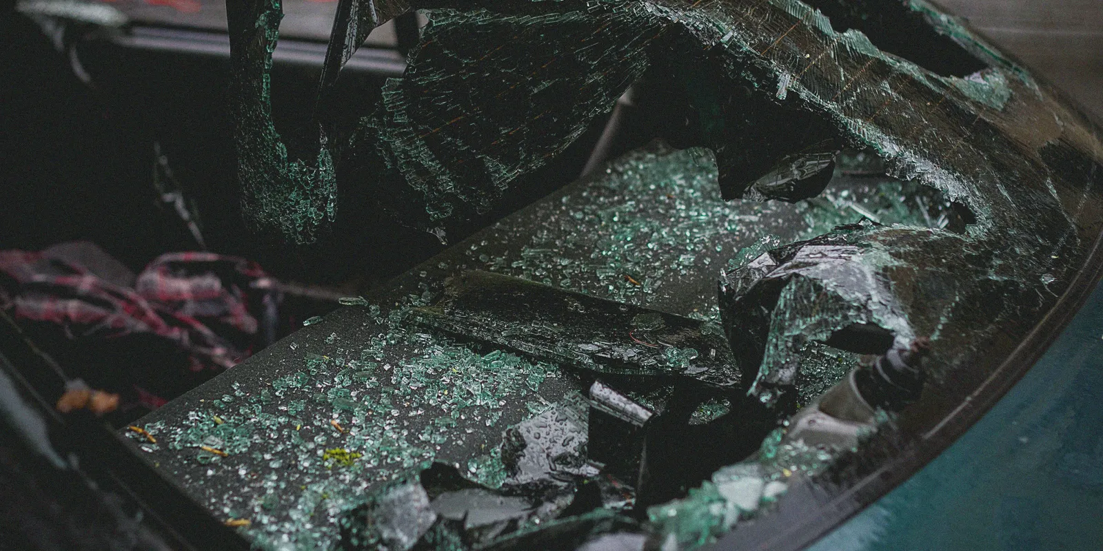 Óriási a torlódás az M1-esen, 5 autó karambolozott